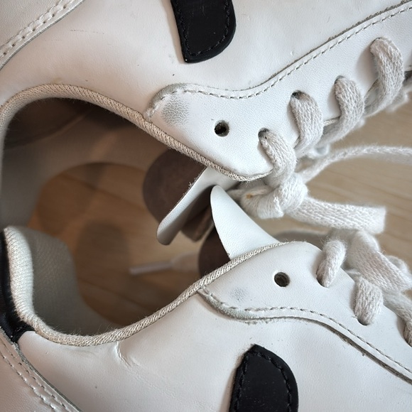 Veja V-10 White Black - Picture 9 of 9